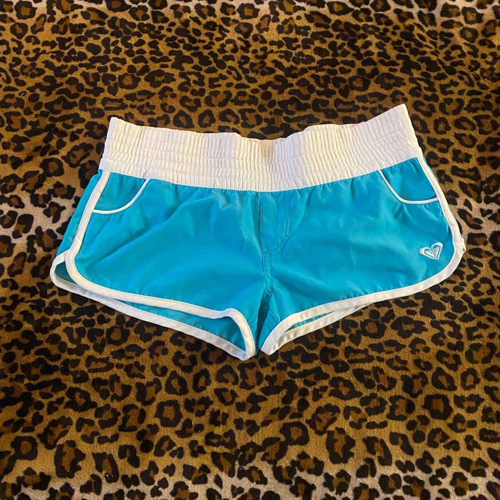 UNAVAILABLE TILL THE 10th!!🐞Vntg(2000s) Roxy Swim (or casual) shorts!